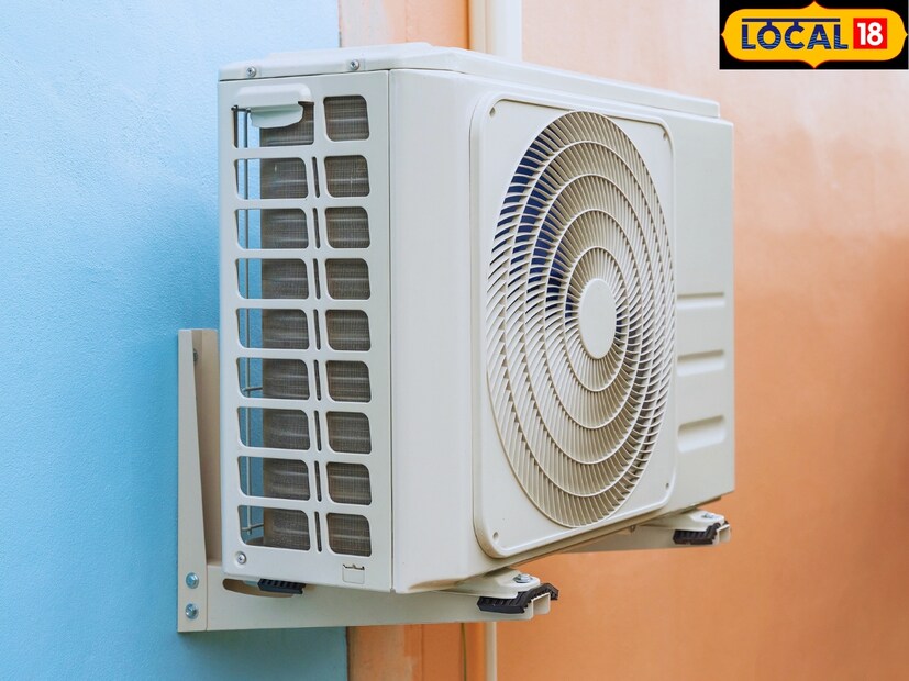  एसी खरेदी करण्यापूर्वी आपल्या खोलीची जागाही विचारात घ्यावी. जर खोली लहान असेल तर <a href="https://news18marathi.com/photogallery/technology/how-much-electricity-is-used-by-1-ton-package-ac-you-should-know-mhmv-1160930.html">तुम्ही 1 टनचा एसी खरेदी करू शकता</a>. हॉलमध्ये एसी लावायचा असेल तर दीड ते 2 टनचा एसी तुमच्यासाठी फायदेशीर ठरेल.