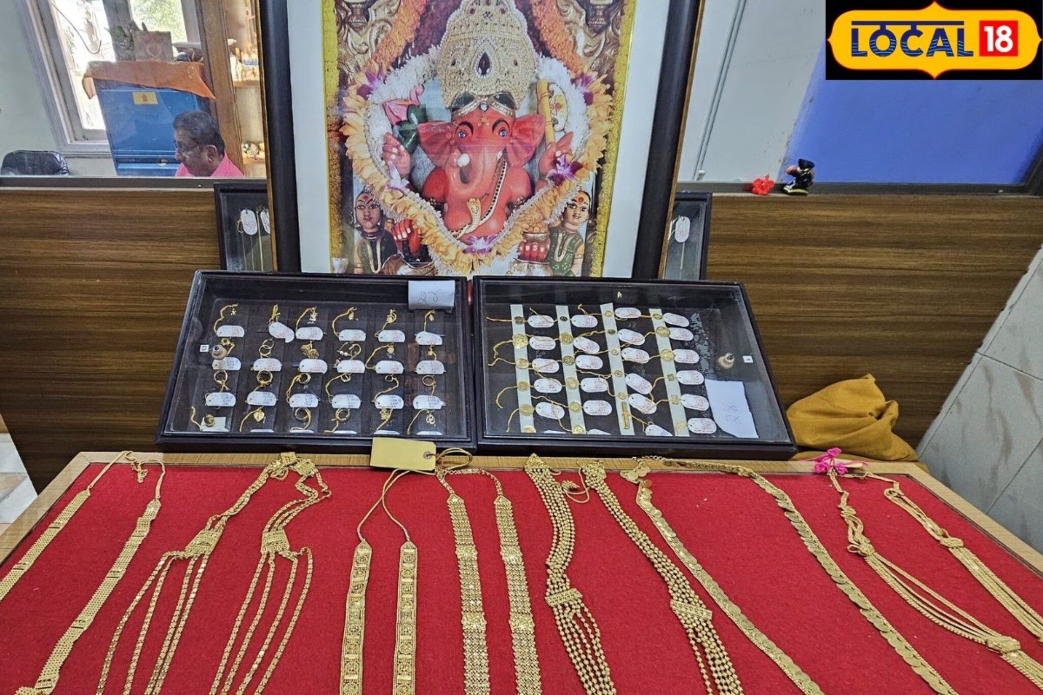 सिद्धिविनायक मंदिराकडून खुशखबर! गुढीपाडव्याला खरेदी करा बाप्पाचे अलंकार