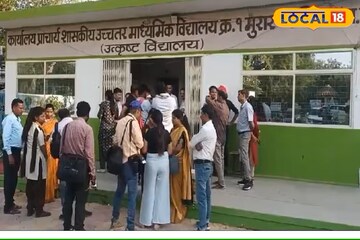 रिक्षा चालक अन् रस्त्यावर भाजी विकणाऱ्यांच्या मुली राज्यात टॉपर, संघर्षाची.. रिक्षा चालक अन् रस्त्यावर भाजी विकणाऱ्यांच्या मुली राज्यात टॉपर, संघर्षाची..