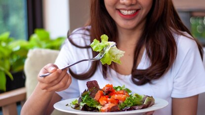 पावसाळ्यात अजिबात करू नका हे काम; नाहीतर गाठावा लागेल दवाखाना
पावसाळ्यात अजिबात करू नका हे काम; नाहीतर गाठावा लागेल दवाखाना