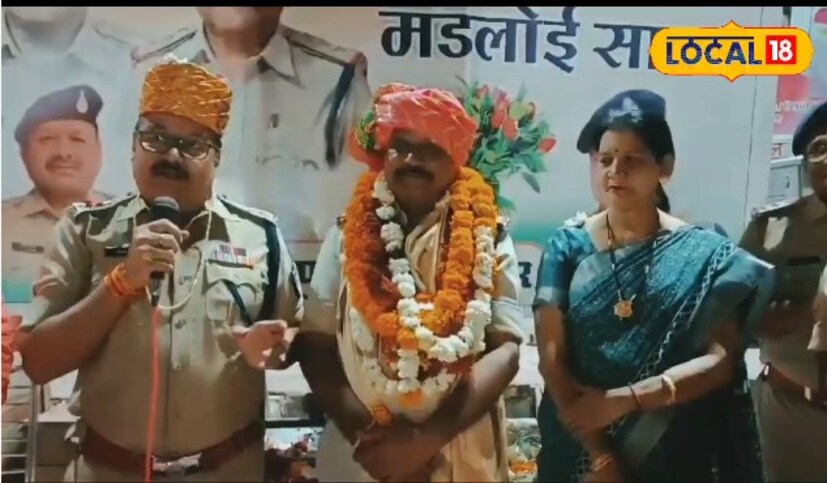 संजय मंडलोई हे 31 मार्च रोजी सकाळी 6 वाजल्यापासून ड्युटीवर होते आणि त्याच दिवशी रात्री ते सेवानिवृत्त झाले. शाजापूर येथील सेवानिवृत्त संजय मंडलोई यांना पोलीस अधीक्षक व इतर अधिकारी व पोलीस कर्मचाऱ्यांच्या हस्ते पुष्पहार व पगडी घालण्यात आली. 