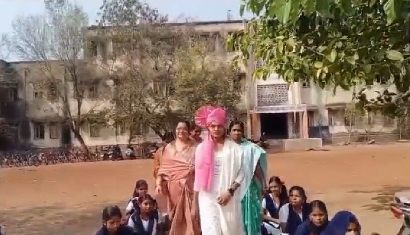 पण यादरम्यान, मी पुण्यातील रयत अ‍ॅकडमीचे उमेश कुदळे यांच्याकडे मॉक इंटरव्यू दिले होते. त्यांनी, माझ्या कुटुंबीयांनी आणि माझ्या मित्रपरिवाराने मला या काळात मोठा पाठिंबा दिला. यानंतर मी सातत्याने पाठपुरावा केला आणि शेवटी 18 मार्च 2024 रोजी प्रतिक्षा यादी जाहीर झाली आणि माझी पीएसआयपदी निवड झाली. माझ्या आयुष्यातील हा सर्वात मोठा आनंदाचा क्षण होता. आईच्या कष्टामुळे आणि तिच्या मेहनतीमुळे मला यश मिळालं आणि आता माझ्या या यशामुळे तिच्या मेहनतीला आणि कष्टाला पूर्णविराम मिळेल, अशी अत्यंत भावनिक प्रतिक्रिया तिने यावेळी दिली.