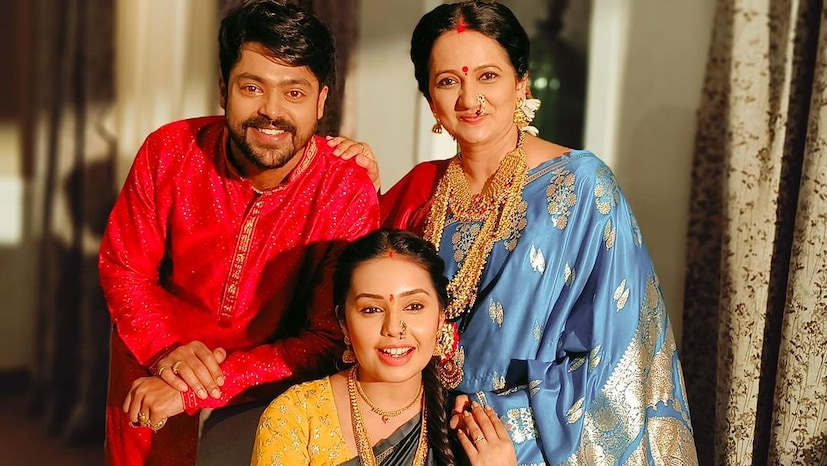 अभिनेत्री कविता लाड यांच्याबरोबर शिवानी स्क्रिन शेअर करतेय. 