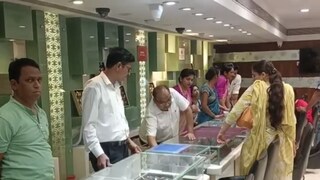 ऐन निवडणुकीत जळगावचा प्रसिद्ध ज्वेलर्स आयकर विभागाच्या रडारवर; चौकशीत सापडलं 9 किलो सोनं