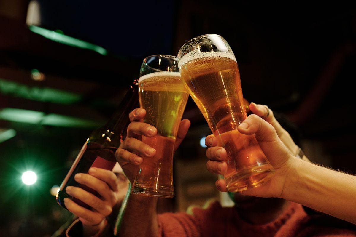 क्या बीयर की कोई एक्सपायरी डेट होती है, एक्सपायरी डेट के बाद पीने से क्या होता है? क्या बीयर की कोई एक्सपायरी डेट होती है, एक्सपायरी डेट के बाद पीने से क्या होता है?