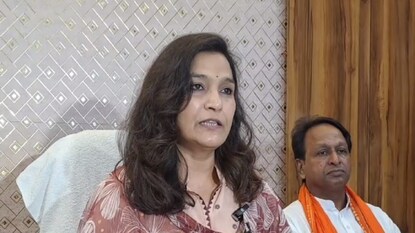 (खासादर भावना गवळी) (खासादर भावना गवळी)