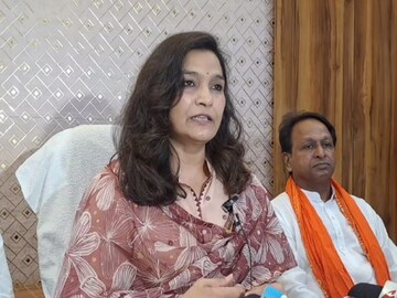 (खासादर भावना गवळी) (खासादर भावना गवळी)