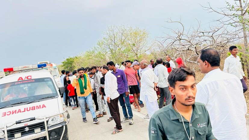 चालकाचे नियंत्रण सुटल्याने भरधाव स्कॉर्पिओ पलटी झाल्याची माहिती जखमींनी दिली.