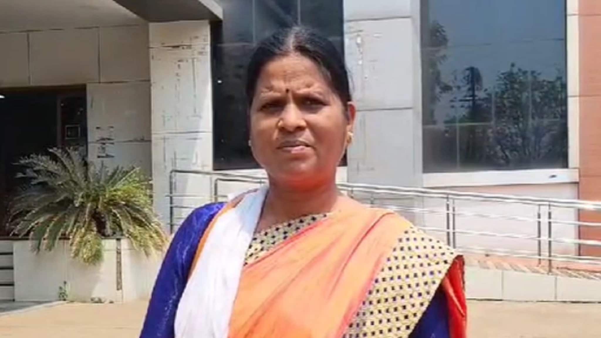 ‘मला कराल खासदार तर गावागावात उघडणार बिअर बार’ महिला उमेदवाराची ॲाफर व्हायरल