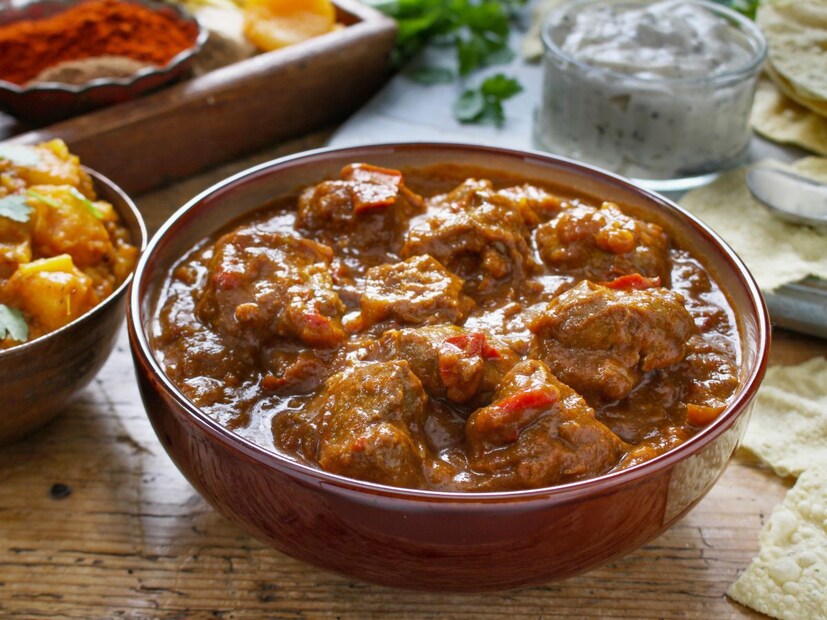 आता तुमची ग्रेव्ही तयार आहे. आता या ग्रेव्हीने तुम्ही फक्त एक नाही तर 50 डिशेस बनवू शकता. या ग्रेव्हीतून तुम्ही सुके बटाटे आणि मटार, लुटपुटी ग्रेव्हीसोबत कढई पनीर, कोफ्ते, चणे, राजमा आणि अगदी चिकनही बनवू शकता.