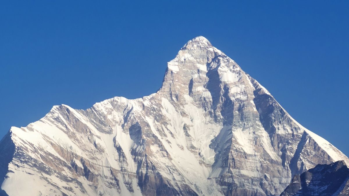देवीची मंदिरं डोंगरावरच का असतात? कधी असा विचार केलाय? do you know why ...