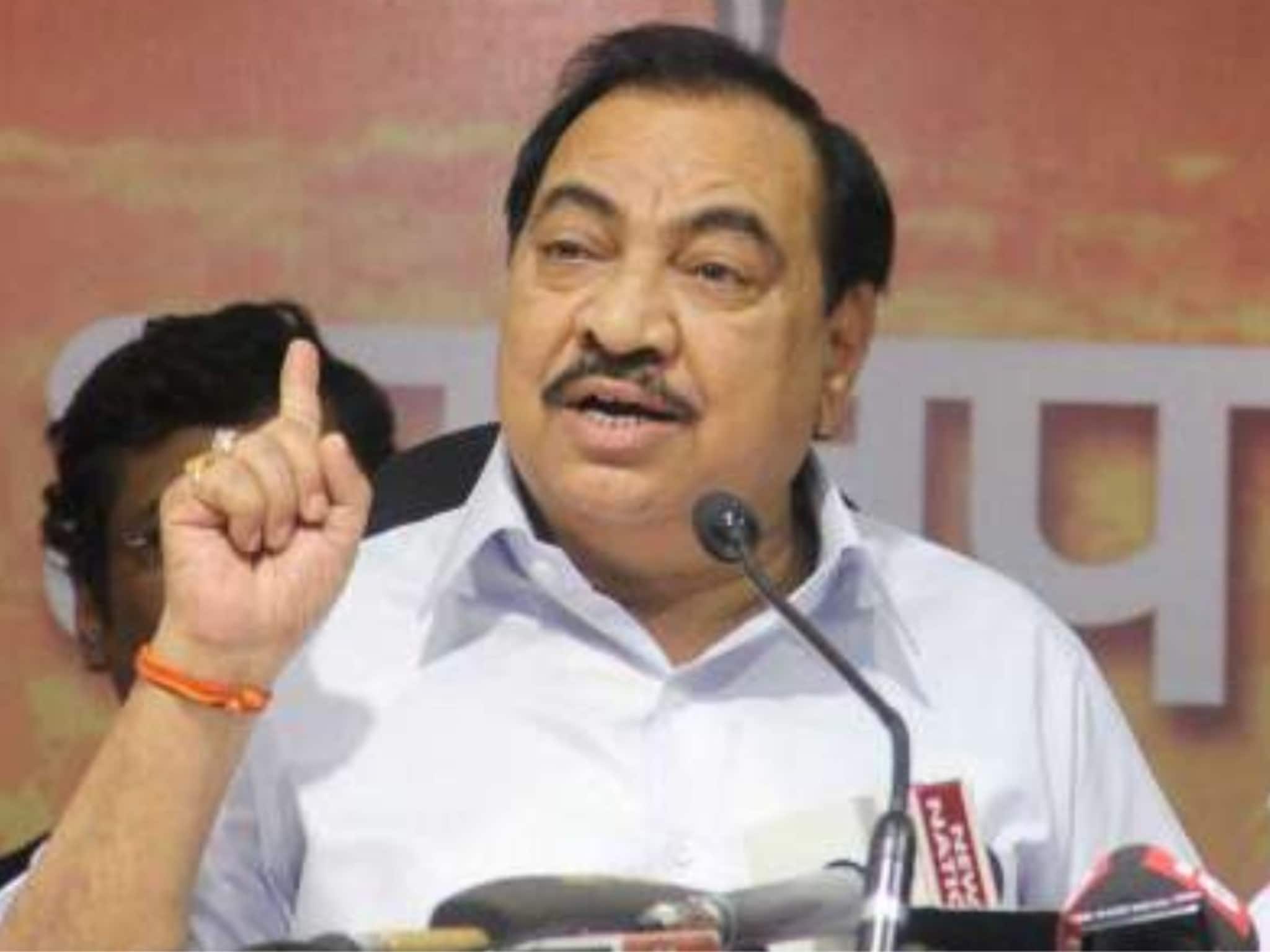 पक्षप्रवेशाविनाच भाजप कार्यालयात येत खडसेंनी केलं हे काम; कार्यकर्ते गोंधळात