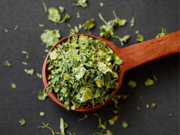 कसुरी मेथी वापरता, पण 'कसुरी' चा नेमका अर्थ काय? 99% लोकांना माहित नाही..