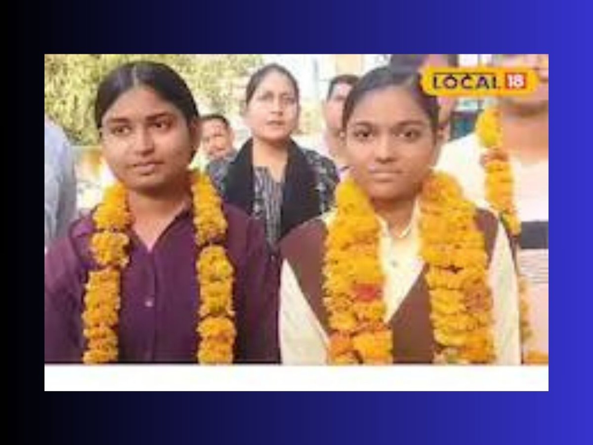 रिक्षा चालक अन् रस्त्यावर भाजी विकणाऱ्यांच्या मुली राज्यात टॉपर, संघर्षाची प्रेरणादायी कहाणी!