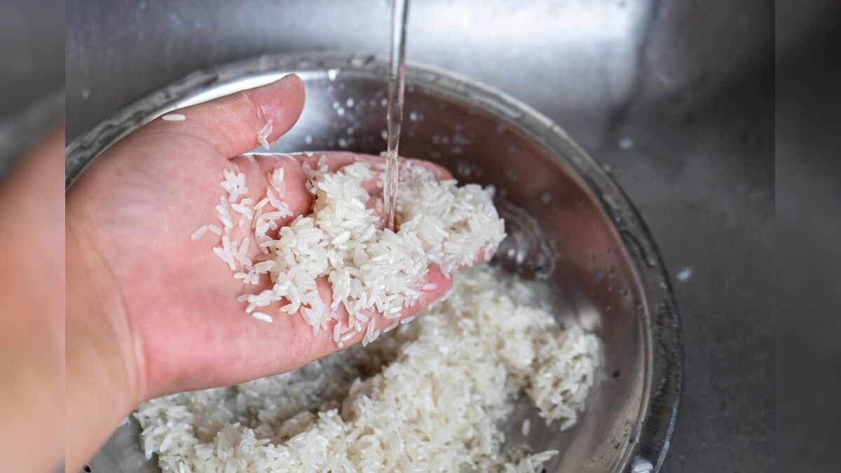 तांदूळ धुवून खाणे आवश्यक आहे का? Rice हे का महत्वाचं आधी जाणून घ्या why
