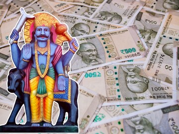 वयाच्या 35 नंतर अफाट पैसा कमावतात! हातावरील या शनी रेषेमुळे नशीब पालटतं