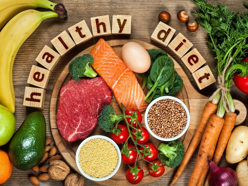  आरोग्य तज्ज्ञांच्या मते, जर तुम्ही नाश्त्यामध्ये <a href="https://news18marathi.com/lifestyle/summer-tips-special-way-to-eat-cucumber-in-summer-cucumber-benefits-in-summer-mhpj-1169615.html">पौष्टिक गोष्टी</a> घेतल्या तर तुम्ही दिवसभर ऊर्जावान राहता आणि झोपही येत नाही. जे लोक नेहमी किंवा अनेकदा नाश्ता सोडून थेट दुपारचे जेवण करतात, त्यांच्यामध्ये ही समस्या अधिक सामान्य आहे.