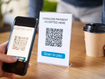 QR Codeचा फूल फॉर्म काय? ते कसे काम करते? एका क्लिकवर घ्या जाणून QR Codeचा फूल फॉर्म काय? ते कसे काम करते? एका क्लिकवर घ्या जाणून
