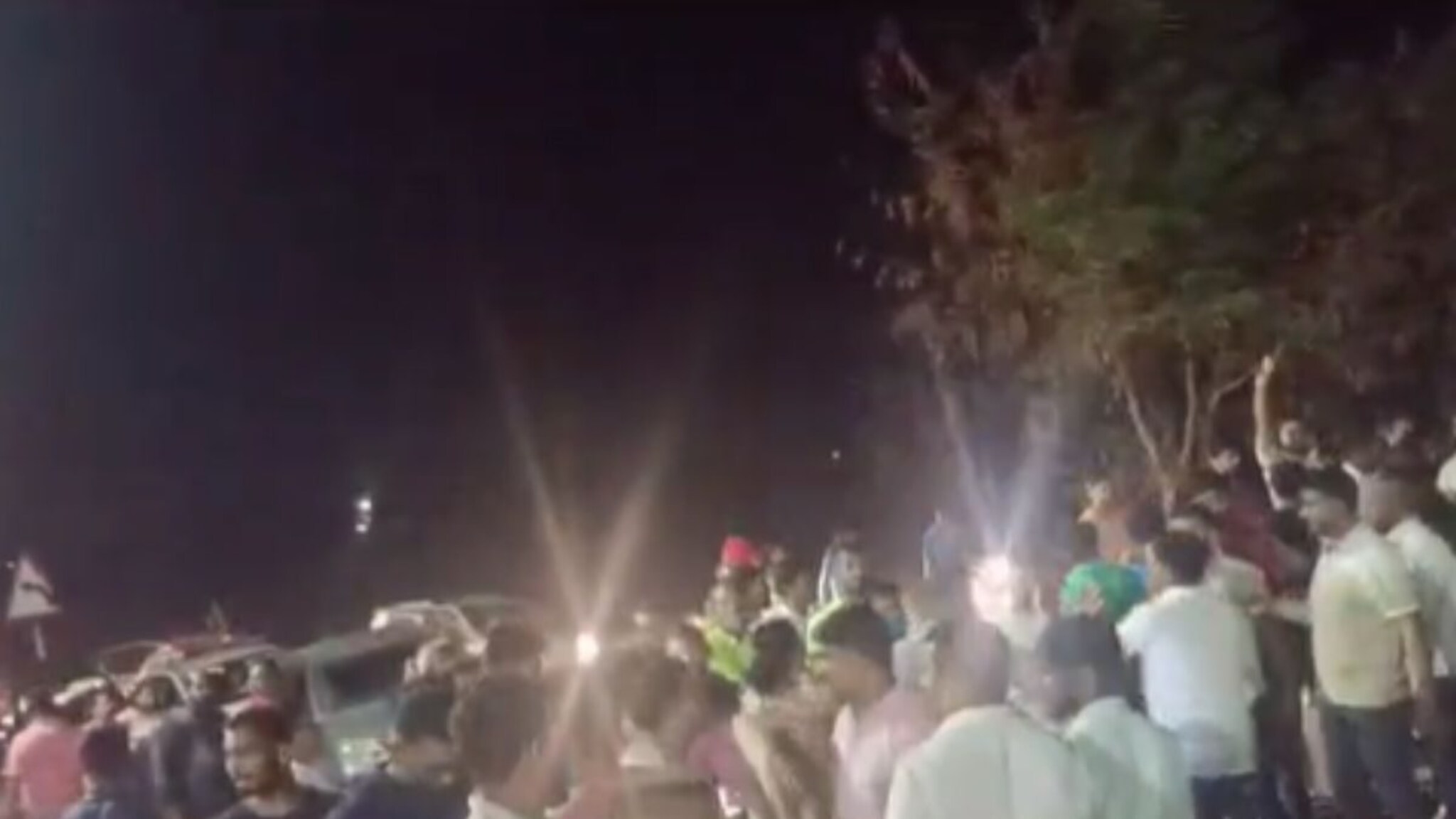 विखे, लंके समर्थकांमध्ये जोरदार राडा; तुफान हाणामारी, घटनास्थळाचे पहिले photos समोर