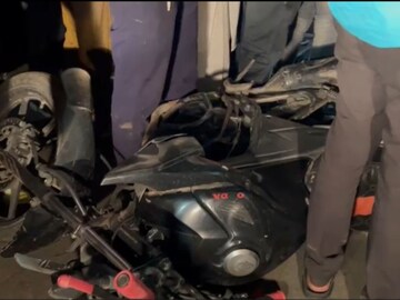 beed accident : बीडमध्ये दुचाकींचा भीषण अपघात, दोघांचा मृत्यू , 1 गंभीर जखमी