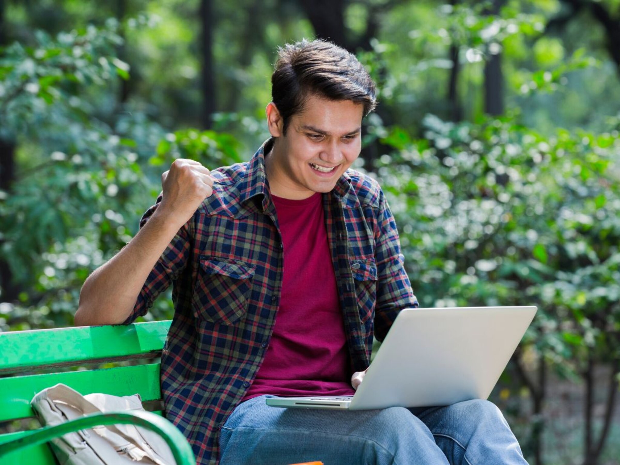 Career Options : 12 वी आर्ट्सनंतर बेस्ट करिअर ऑप्शन, हे कोर्सेस करून मिळवा चांगल्या पगाराची नोकरी
