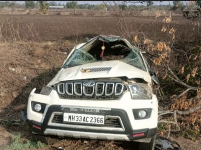 दरम्यान जखमी प्रवाशांना उपचारासाठी स्थानिकांच्या मदतीनं खामगाव येथील रुग्णालयात हलवण्यात आलं आहे.