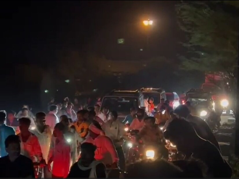  जब्बार सय्यद आणि अजय चौधरी असं या अपघातामध्ये मृत्यू झालेल्या व्यक्तींची नावं आहेत. अपघातांच नेमकं कारण अद्याप समोर आलेलं नाहीये. 