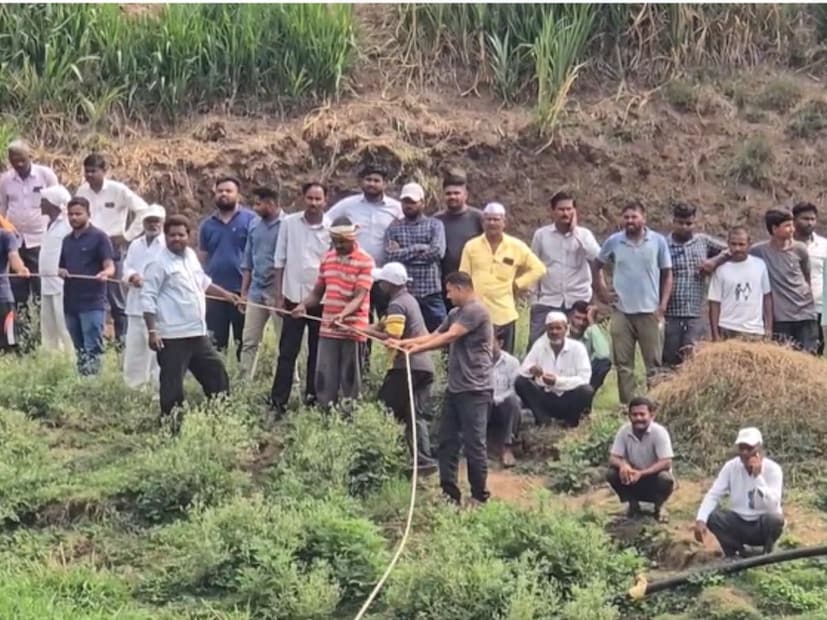 दरम्यान घटनेची माहिती मिळताच पोलीस , महसूल प्रशासन आणि बचाव पथक घटनास्थळी दाखल, झाले आहे. बेपत्ता असलेल्या दोघांचा शोध सुरू आहे. 