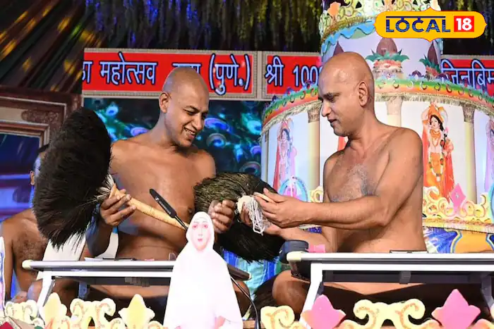 जैन मुनि वीर सागर जी महाराज यांनी आपले प्राथमिक शिक्षण नागपुरमध्ये केले. यानंतर केमिकल इंजीनियरिंगमध्ये बीटेक, एमबीए फायनान्स, सीएफए आणि पीजीडीसीएचे शिक्षण घेतले. यानंतर गुजरातच्या एका कंपनीत नोकरीही केली. बदलत्या काळानुसार, अमेरिकेच्या एका कंपनीने त्यांना प्रतिवर्ष 1 कोटी रुपयांचे पॅकेज देत आमंत्रित केले. याठिकाणी त्यांनी नोकरी केल्यावर शेवटी आचार्य भगवान यांचे प्रवचन ऐकल्यावर वैराग्यचा मार्ग निवडला. 