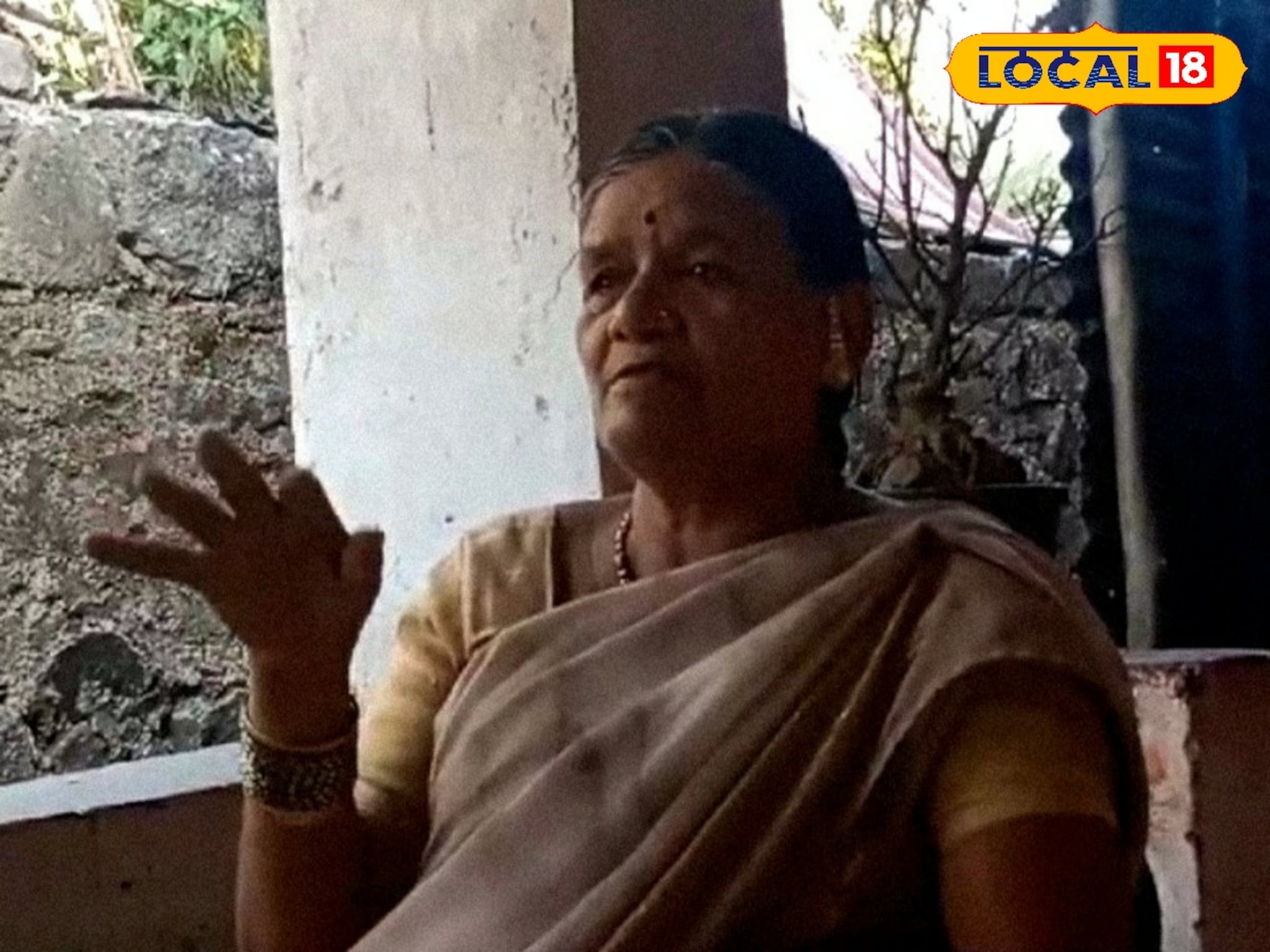 कौतुकास्पद! 58 वर्षांची महिला झाली बारावी पास, पुण्यातल्या मावळमधील प्रेरणादायी कहाणी