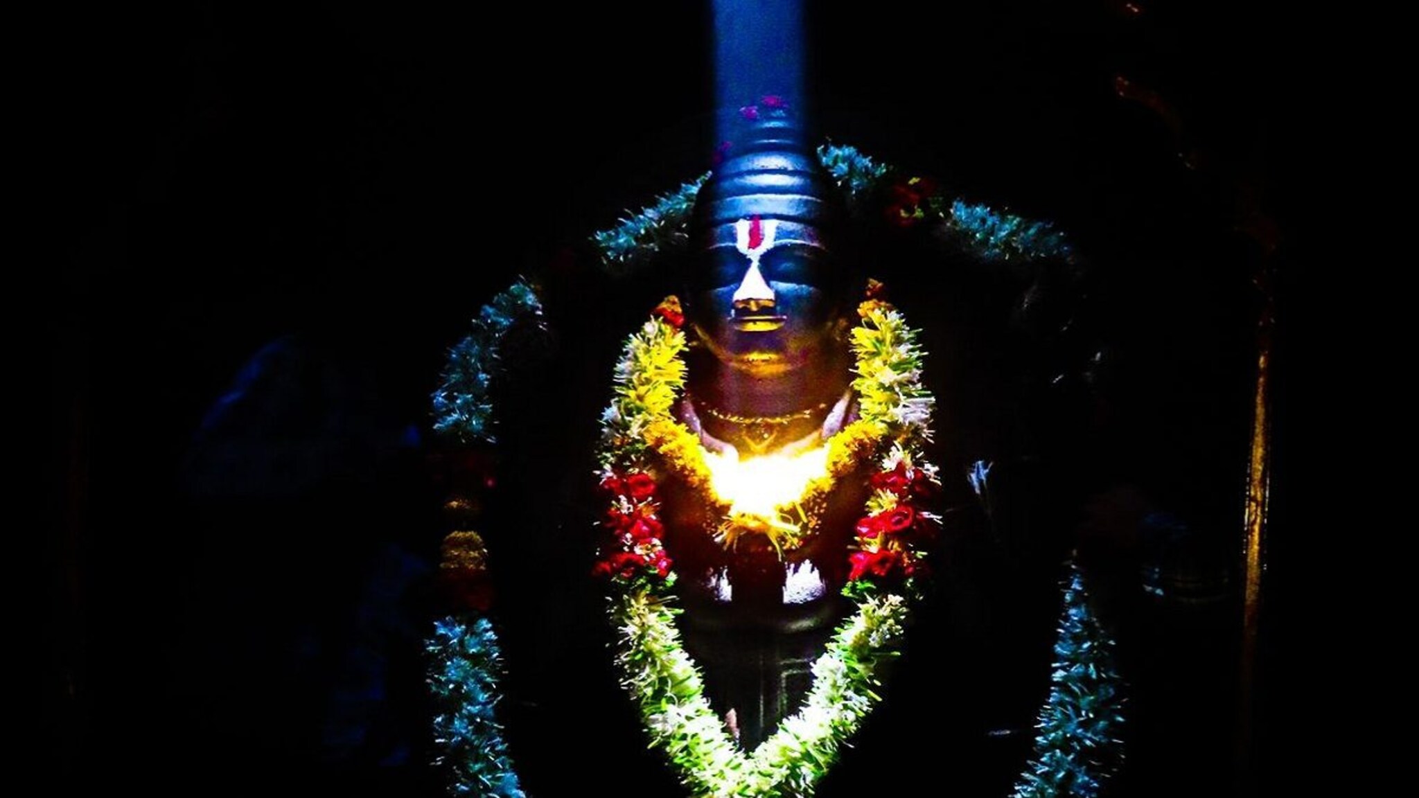 PHOTOS: लोणार सरोवराच्या दैत्य सुदन मंदिरात किरणोत्सव! एकादशीला दिसला सुंदर नजारा