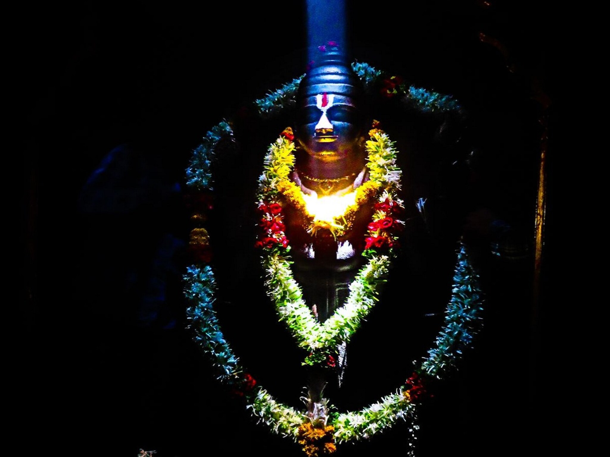 PHOTOS: लोणार सरोवराच्या दैत्य सुदन मंदिरात किरणोत्सव! एकादशीला दिसला सुंदर नजारा