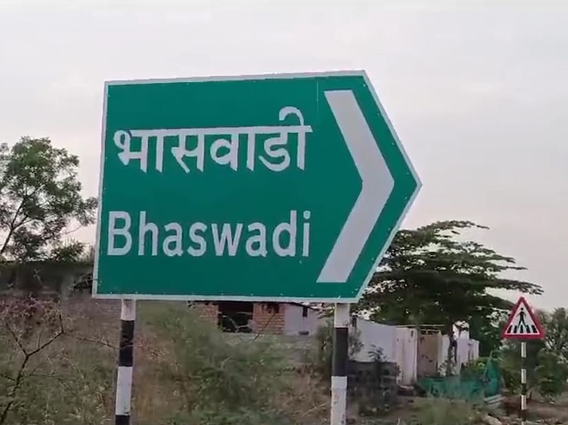 आरोग्य केंद्र मुक्रमाबाद येथे तिघांचे मृतदेह शवविच्छेदनासाठी आणले. पोलिसात गुन्हा दाखल करण्याची प्रक्रिया चालू आहे.