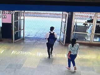 मुलगी अडीच महिन्यांनी पोलिसांच्या तावडीत मुलगी अडीच महिन्यांनी पोलिसांच्या तावडीत