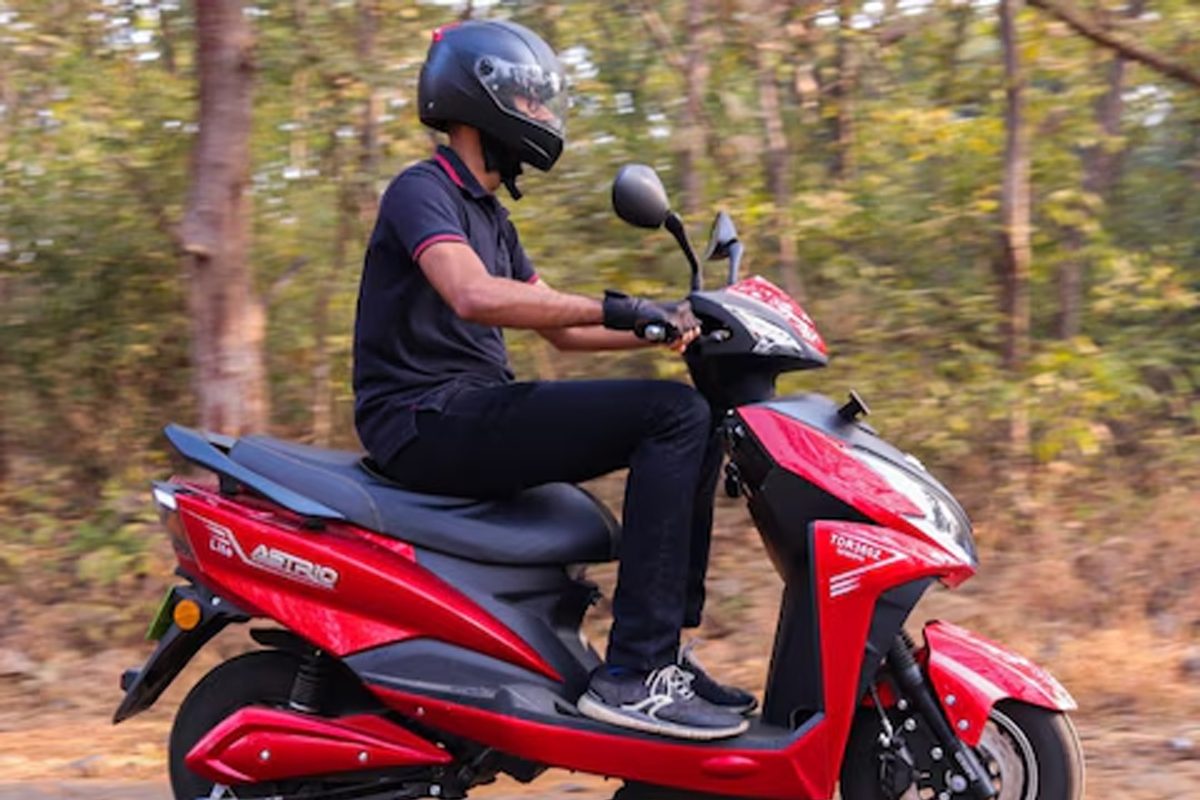 क्या आप इलेक्ट्रिक स्कूटर खरीदना चाह रहे हैं? डीलर से जरूर पूछें ये 5 सवाल, नहीं तो बर्बाद हो जाएंगे लाखों रुपये- न्यूज18 मराठी क्या आप इलेक्ट्रिक स्कूटर खरीदना चाह रहे हैं? डीलर से जरूर पूछें ये 5 सवाल, नहीं तो बर्बाद हो जाएंगे लाखों रुपये- न्यूज18 मराठी