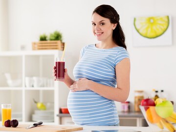 उन्हाळ्यात गर्भवती महिलांनी असं राहा हायड्रेटेड, नियमित घ्या हे हेल्दी ड्रिंक्स
