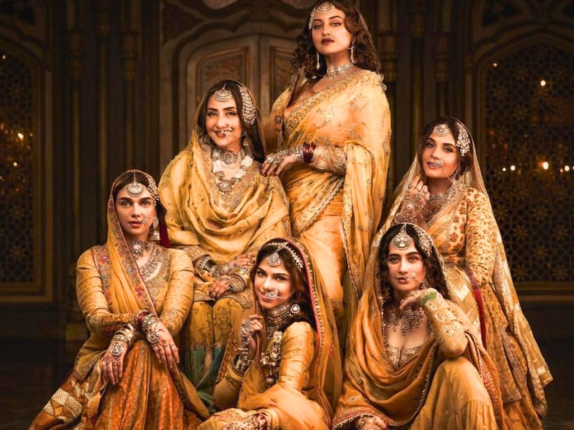 संजय लीला भन्साळी यांची 'हीरामंडी: द डायमंड बझार' ही वेबसिरीज सध्या चर्चेत आहे. यात 'नथ उतराई'चा वारंवार उल्लेख आढळतो. वेश्यालयात राहणाऱ्या आणि कुमारिका असलेल्या मुली त्यांच्या नाकाच्या डाव्या बाजूला नथ घालत असत. द कोर्टेसन प्रोजेक्टच्या संस्थापक मंजरी चतुर्वेदी इंडियन एक्सप्रेसमधील एका लेखात लिहितात की 'नथ उतराई' म्हणजे एकप्रकारे कौमार्य विकणं असं होतं.