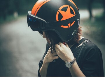 Helmetला मराठीत काय म्हणतात? 90% लोकांना माहितीच नाही, शब्द वाचून वळेल बोबडी Helmetला मराठीत काय म्हणतात? 90% लोकांना माहितीच नाही, शब्द वाचून वळेल बोबडी
