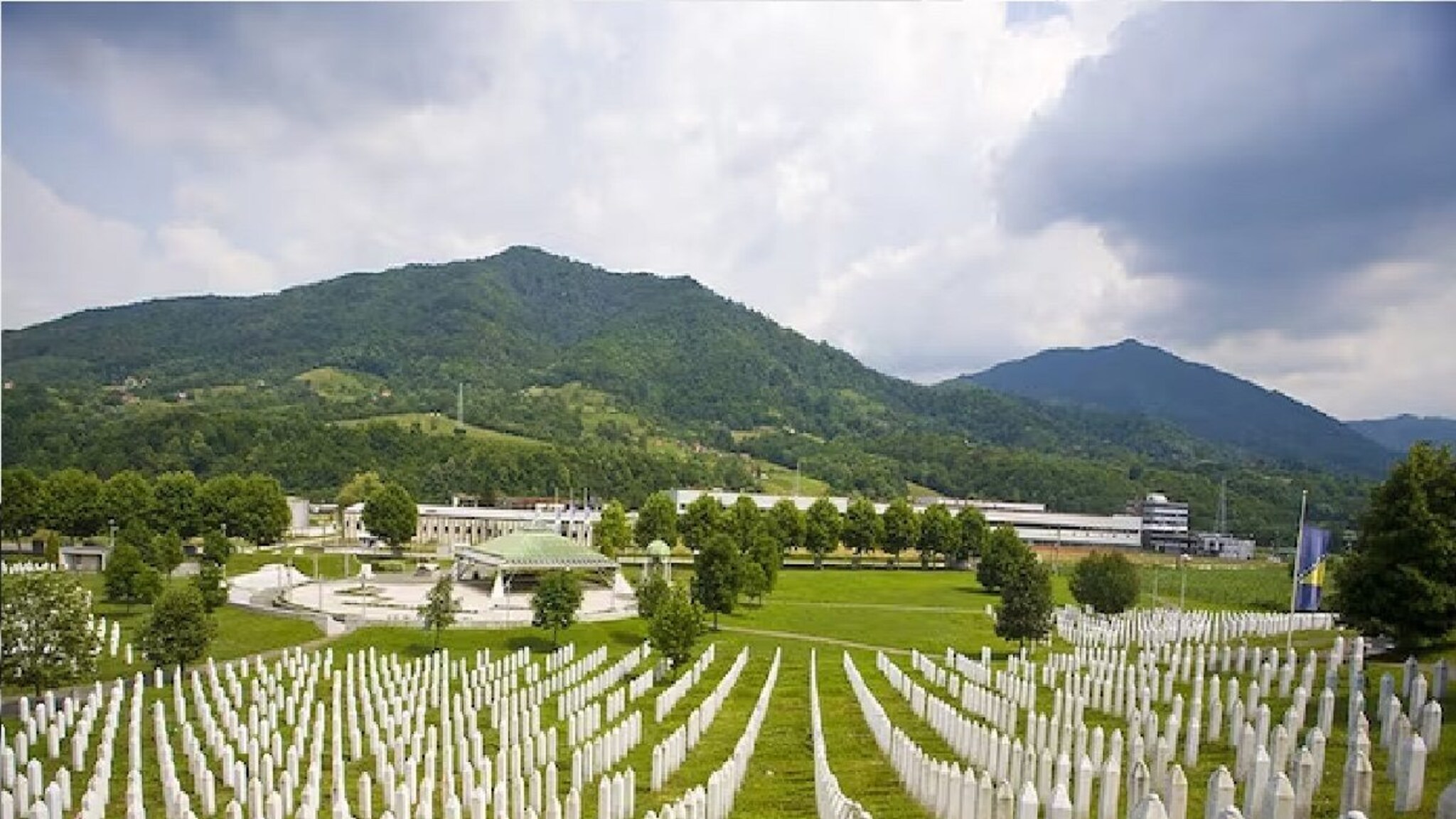 गरोदर महिलांचं पोट फाडून बाळाला ठार मारत होते जवान, जगातील 5 डोकं थिजवणाऱ्या घटना