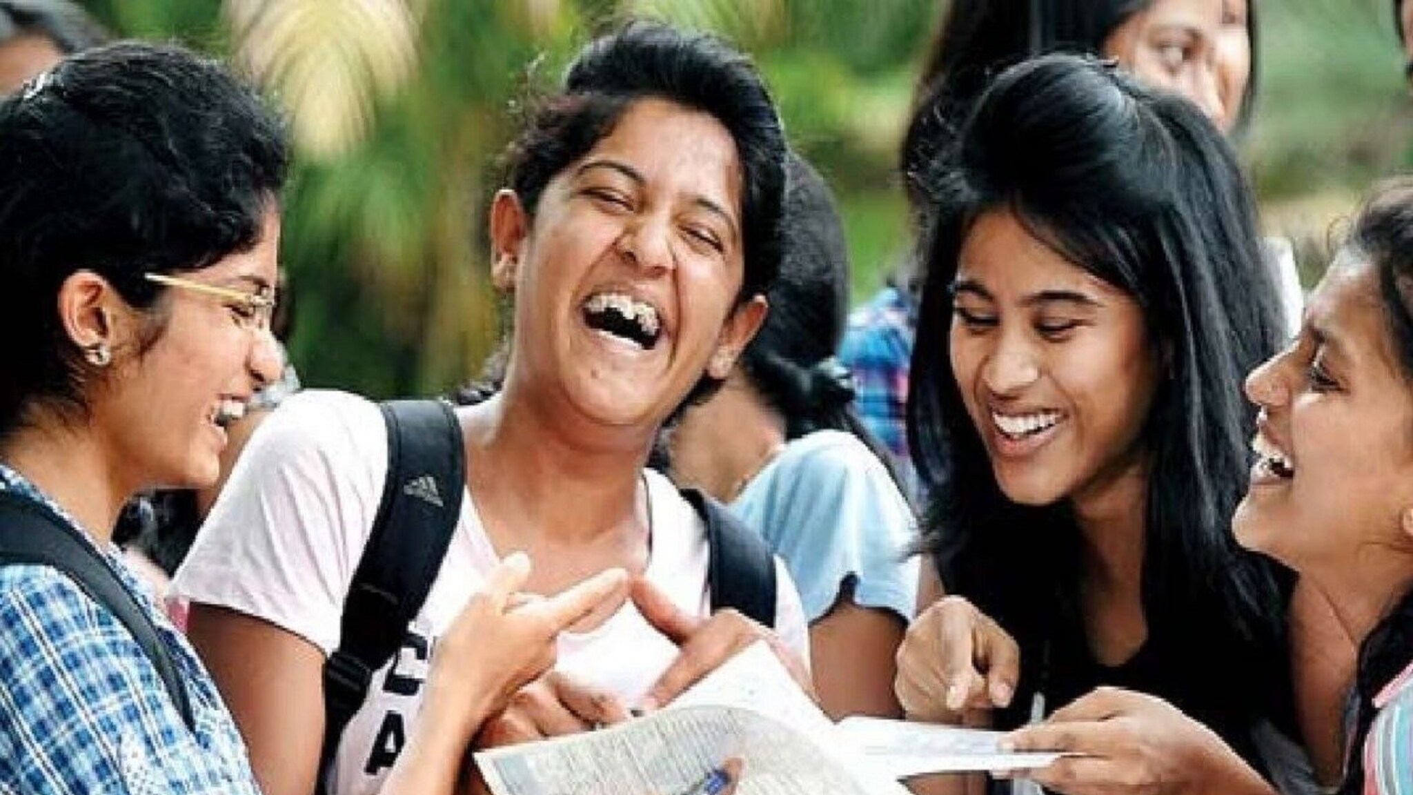 Maharashtra Board 12th HSC Result 2024 : बारावीत यंदाही मुलींचीच बाजी; कोणत्याही परीक्षेत मुलीच का अव्वल येतात?