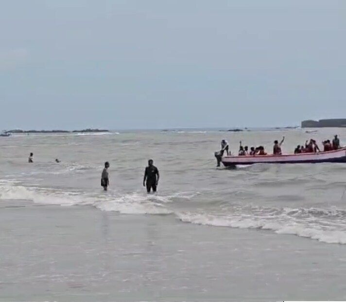 कोकणातील जलपर्यटन 26 मे ते 31 ऑगस्टपर्यंत बंद असणार आहे. मान्सून तोंडावर आल्याने पर्यटकांच्या सुरक्षेच्या दृष्टीकोनातून हा निर्णय घेण्यात आला आहे.