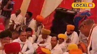 लग्नसोहळ्यातील दृश्य.