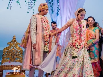 नशिबाचा खेळ! या जन्मतारखा असणाऱ्यांची लव्ह मॅरेज होतात; जास्त विरोध नाही होत नशिबाचा खेळ! या जन्मतारखा असणाऱ्यांची लव्ह मॅरेज होतात; जास्त विरोध नाही होत