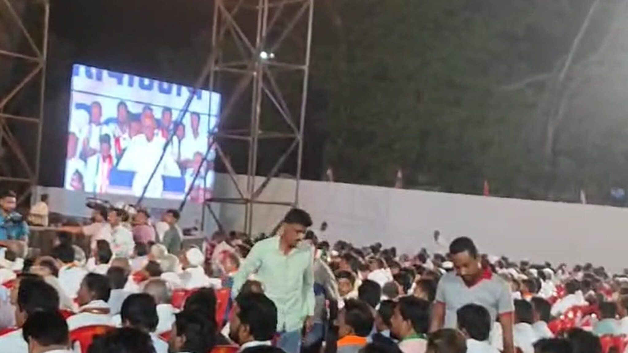 Lok Sabha 2024 : शरद पवार जळगावात ठाण मांडून! भाजप उमेदवाराचं टेंशन वाढणार?