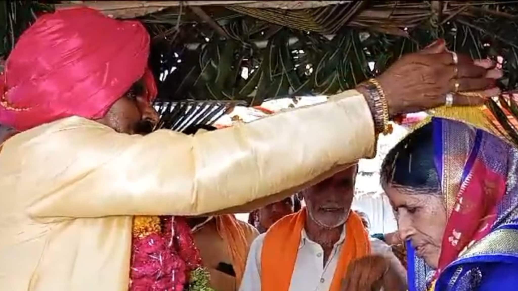 Nanded News : आई मरणाच्या दारातून परतली, लेकाने धुमधडक्यात लावलं आई-बाबांचं लग्न, अख्खं गाव नाचलं