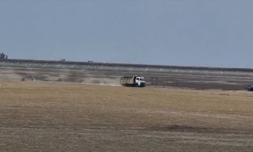 सुमारे तीन हजार हेक्टर क्षेत्र नाझरे धरणामुळे ओलितखाली येते. तीर्थक्षेत्र जेजुरी शहर जेजुरी एम आय डी सी तसेच इंडीयन सिमलेस कंपनीला या धरणातून पिण्यासाठी पाणी पुरवठा होतो. पुरंदर तालुक्यात कमी पावसामुळे नाझरे धरणात पाणीसाठा होवू शकला नाही.