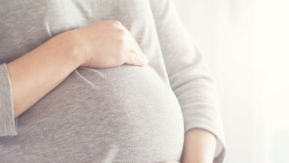 मुलगा आहे की मुलगी? पाहण्यासाठी पतीनं पत्नीचं पोट विळ्यानं फाडलं