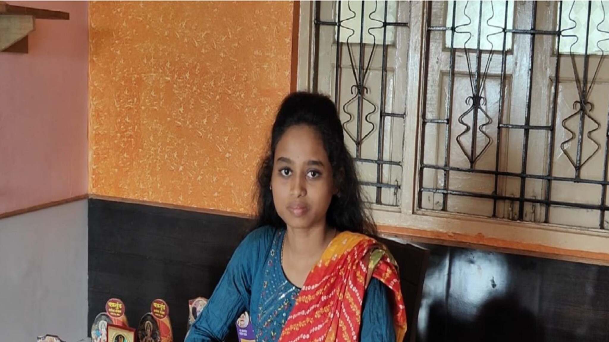 कोणतंही प्रशिक्षण नाही, पण कलेला तोडच नाही! धाराशिवच्या लेकीचा विदेशात डंका