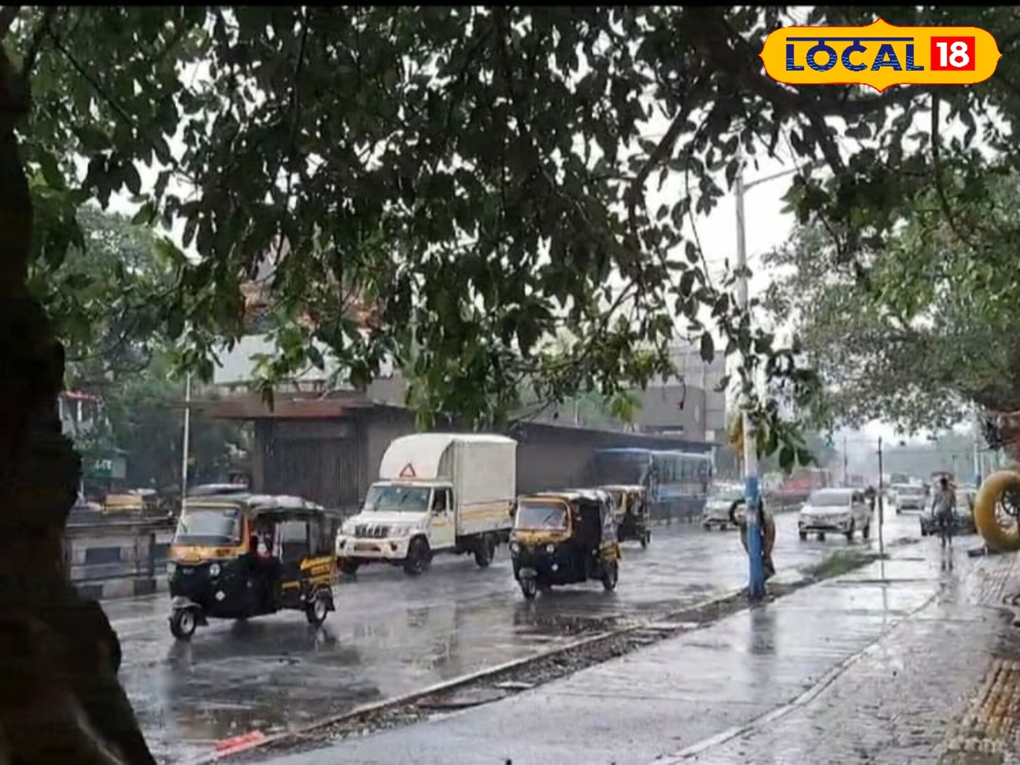 Weather Update: छत्री घेऊनच घराबाहेर पडा! 'या' जिल्ह्यांना धो धो पावसाचा इशारा