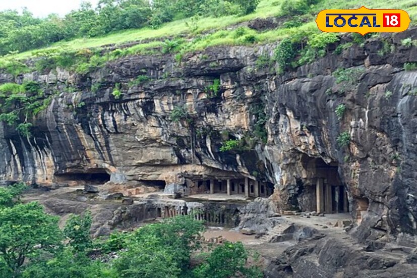  पितळखोरा लेणी कन्नडपासून 18 किमी आणि संभाजीनगरपासून 77 किमी अंतरावर, पितळखोरा लेणी ही महाराष्ट्रातील छत्रपती संभाजीनगर जिल्ह्यातील अंबाला गावाजवळील चांदोरा टेकडीवर वसलेली एक प्राचीन खडक कापलेली लेणी आहे. पितळखोरा 14 बौद्ध लेण्यांचा समावेश आहे.